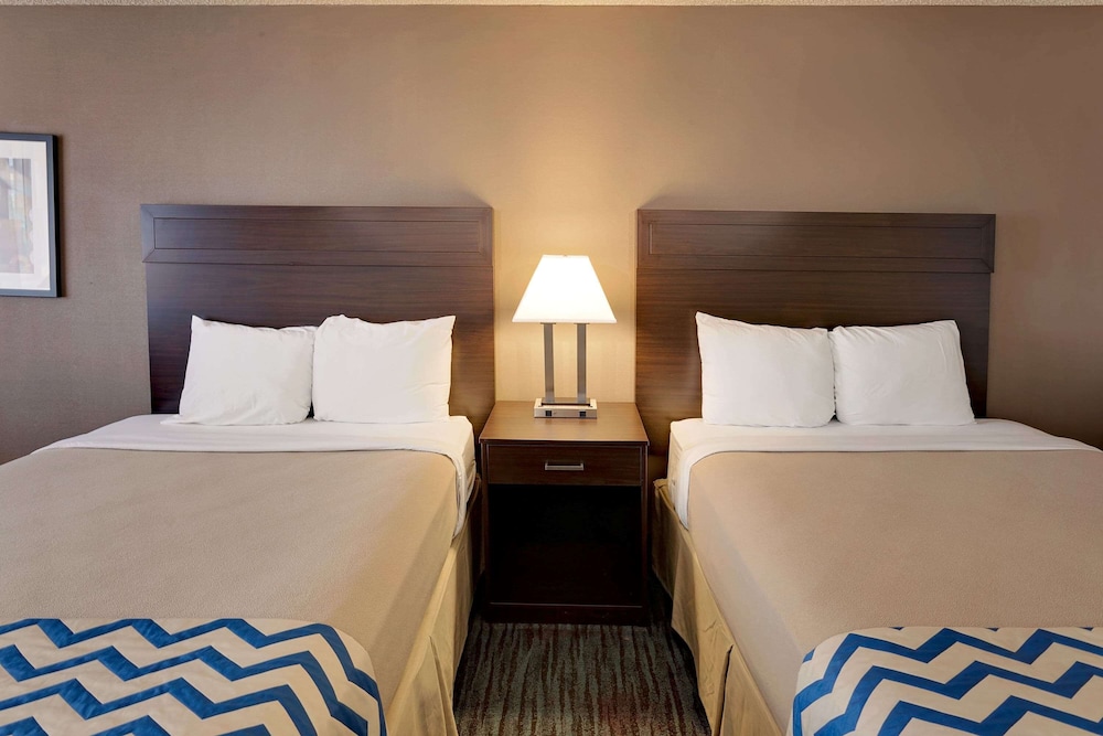 Travelodge By Wyndham Aberdeen 12/22