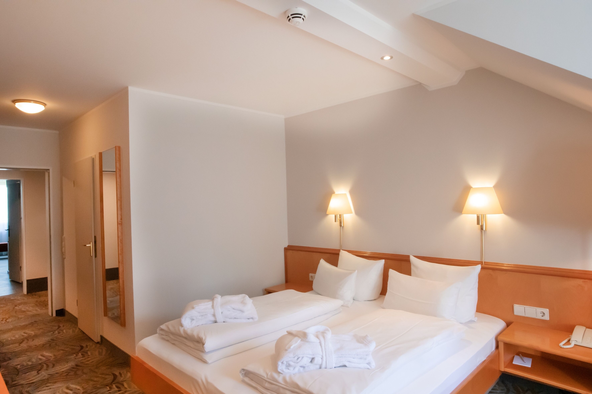 Standard, Convertible Double Bed