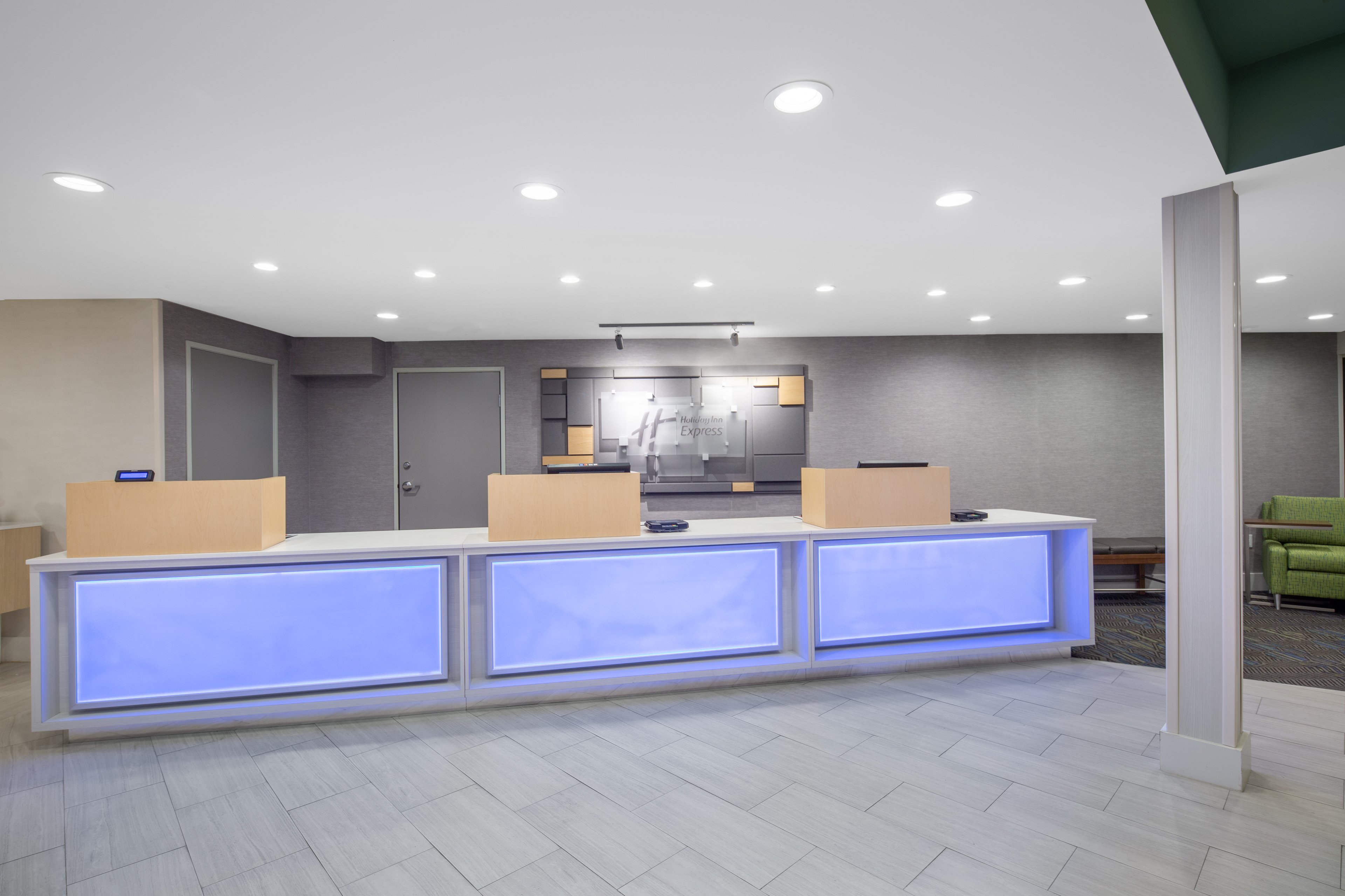 Holiday Inn Express San Diego Airport Old Town 4/25