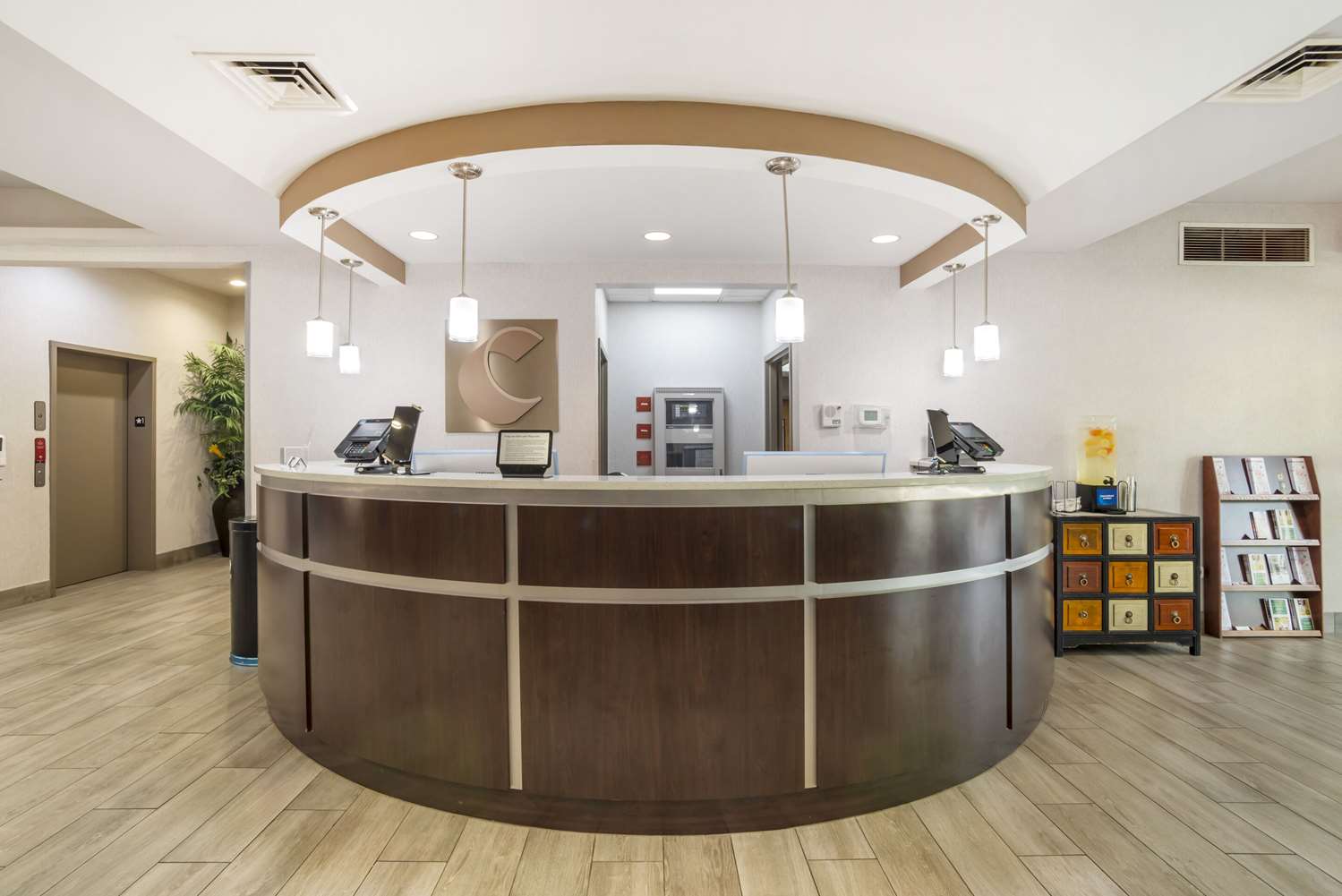 Comfort Suites At WestGate Mall 4/42