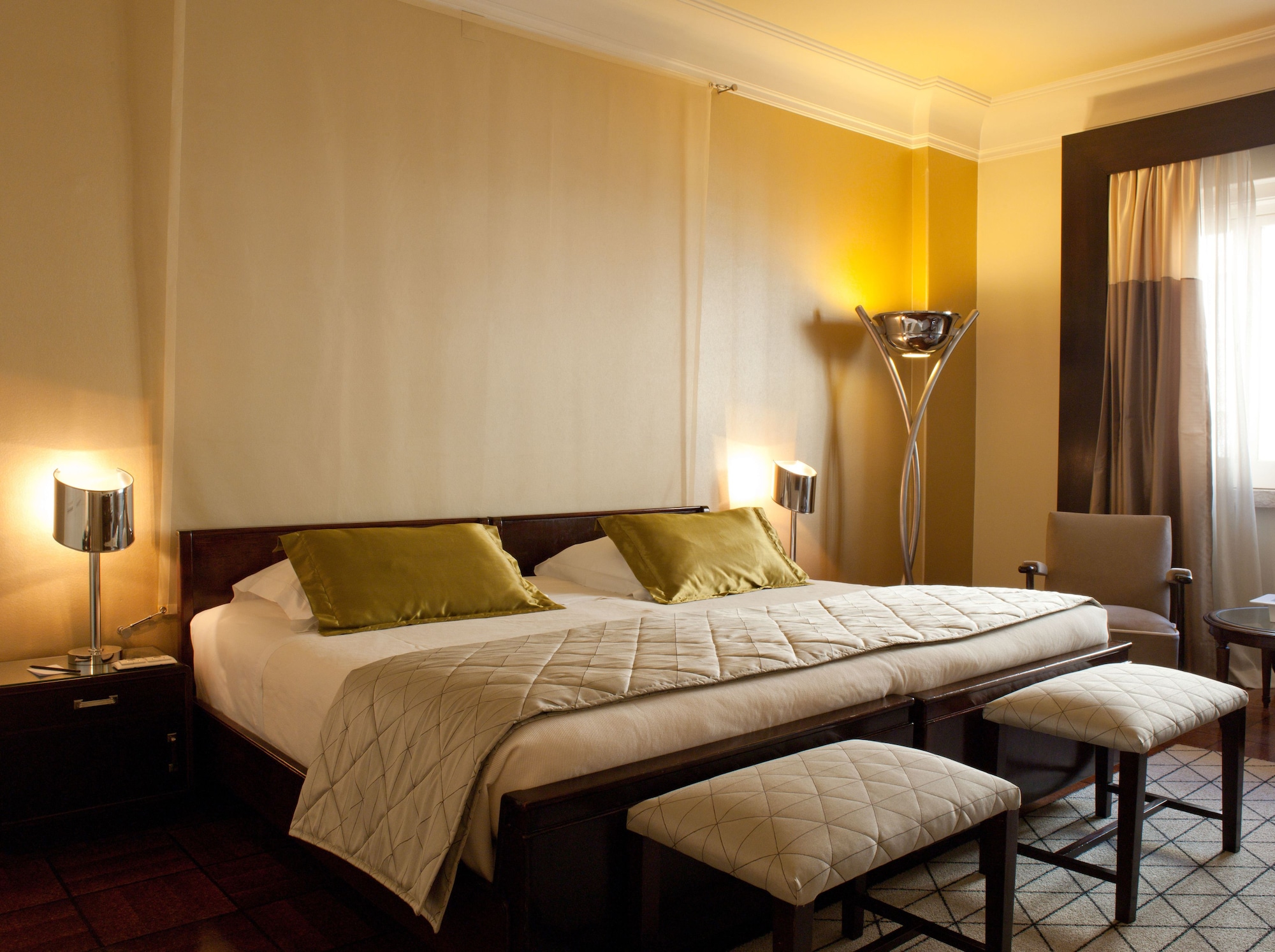 SUPERIOR, DOUBLE OR TWIN BED