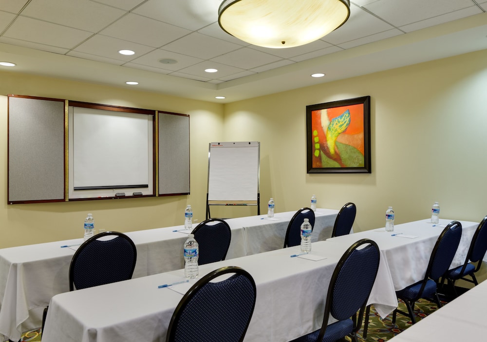 SPRINGHILL SUITES MARRIOTT BALTIMORE DOWNTOWN/INNER HARBOR 34/36