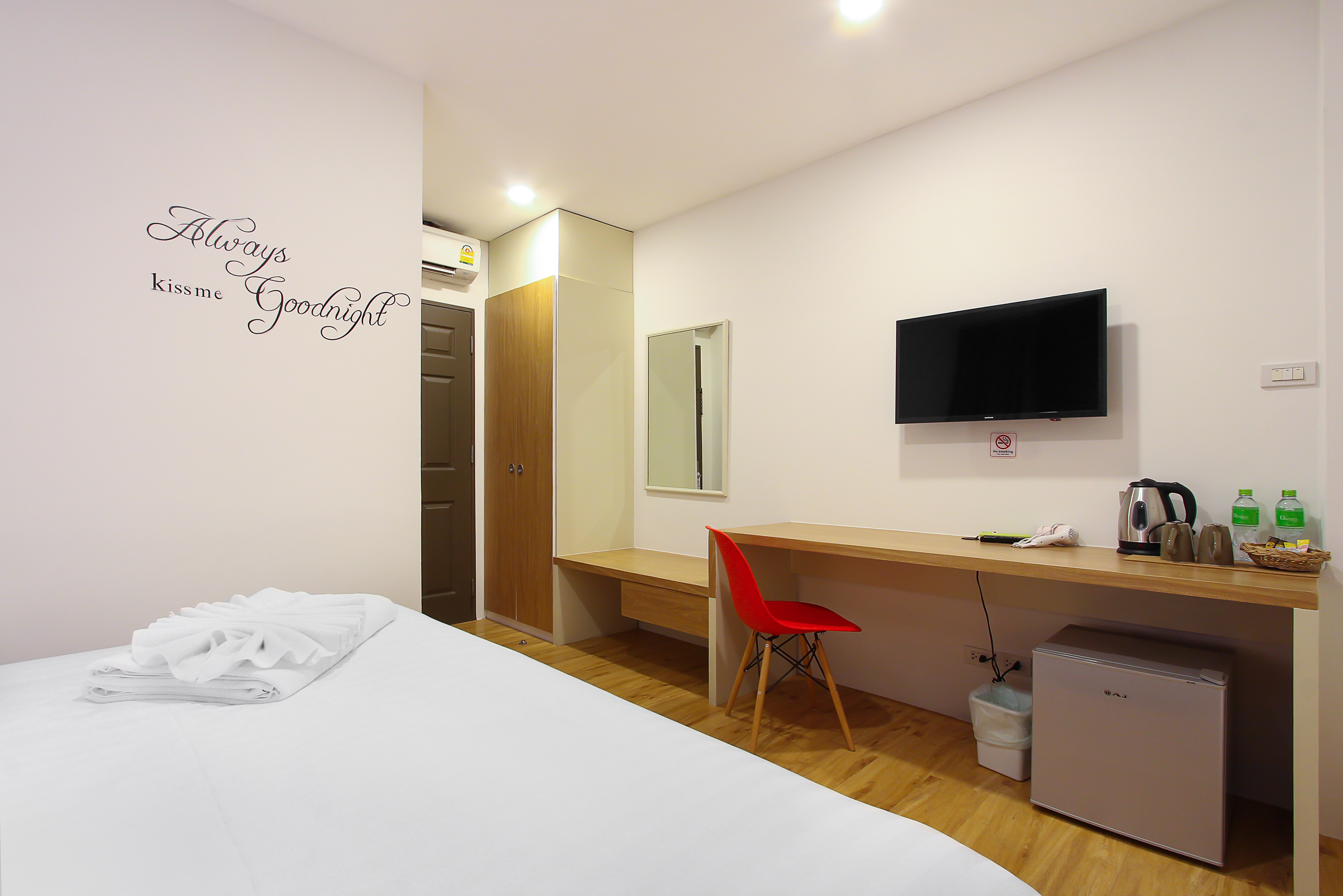 Standard, Double Bed, Pula Silom 3/3