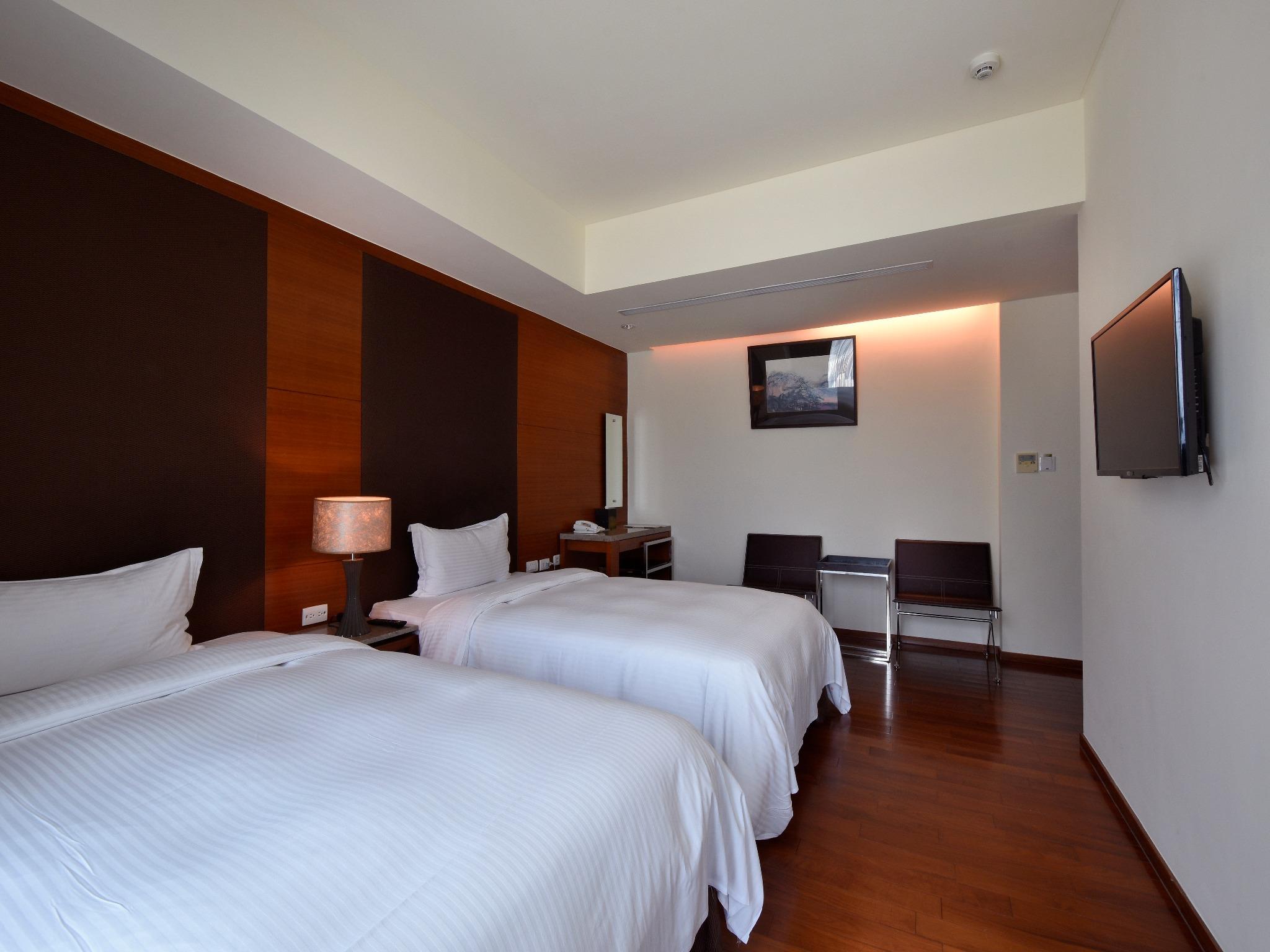 Room, Twin Beds