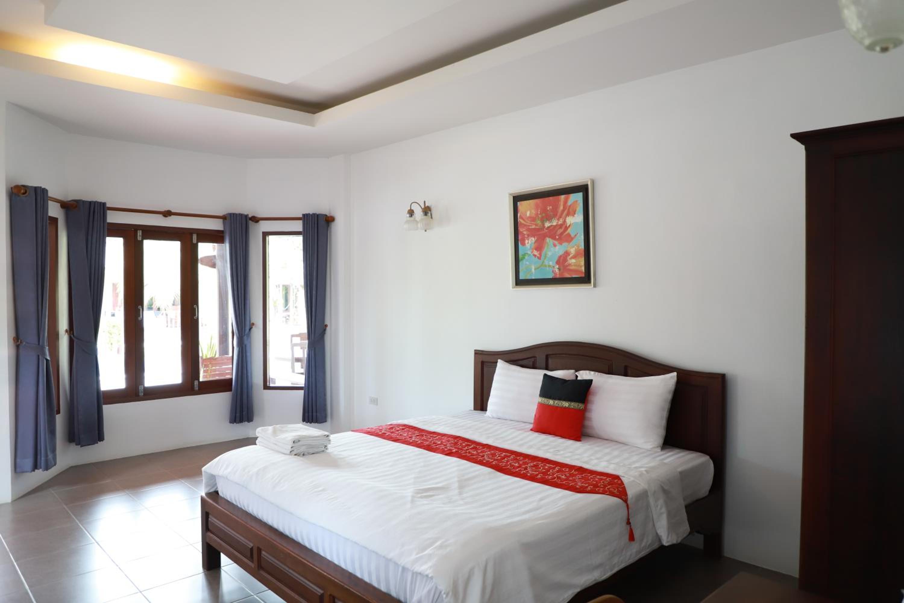 2 Bedrooms, Home