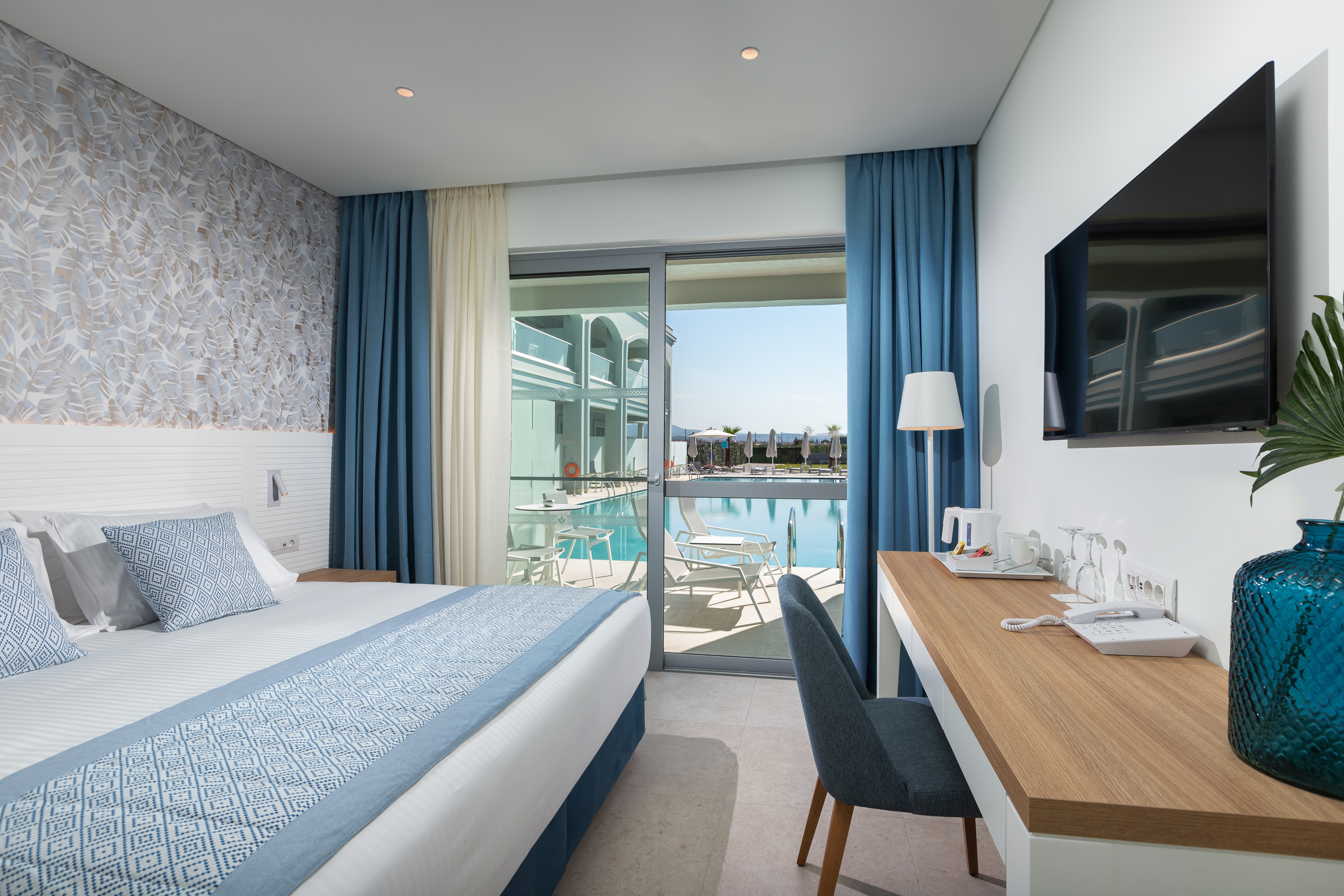 Standard, Twin Beds, Shared Pool