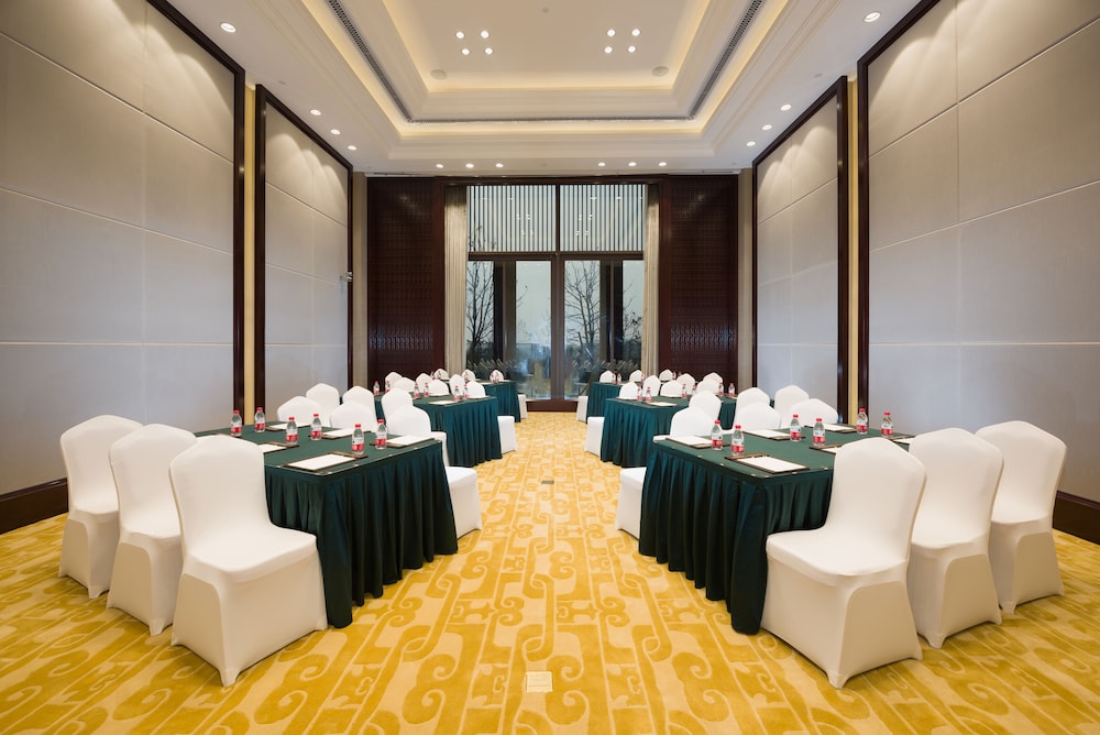 New Century Hotel Guian Guizhou 26/33