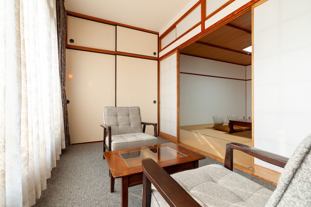 KIKUCHI GRAND HOTEL 9/27