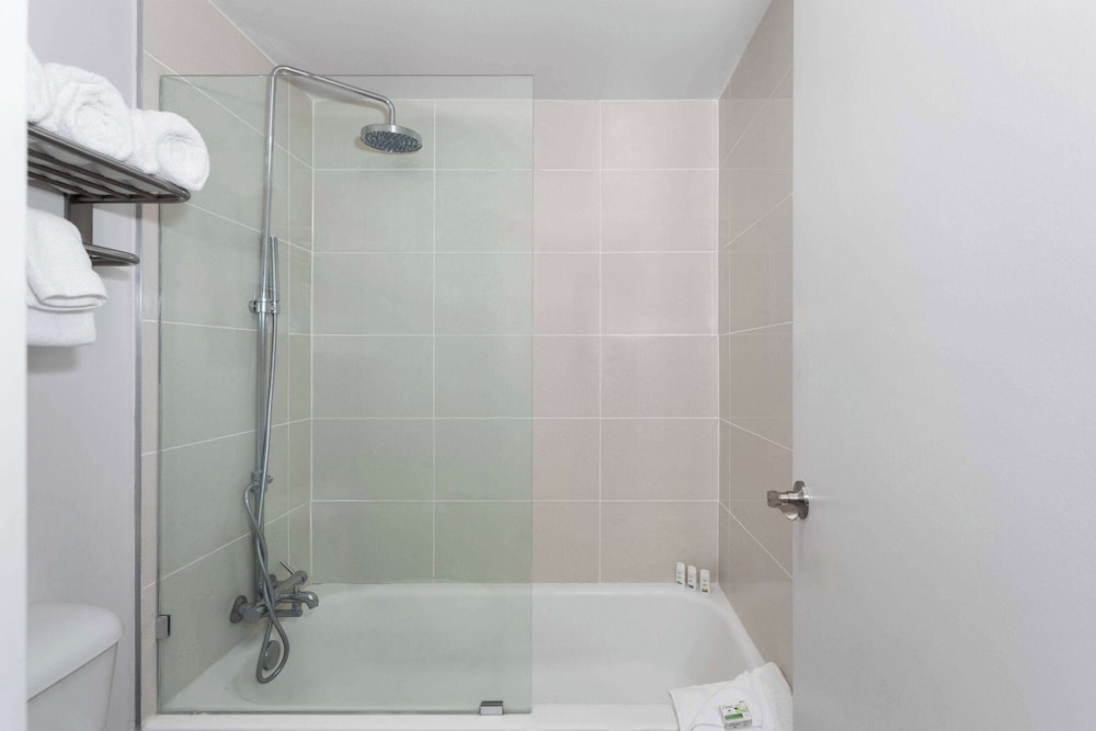 Travelodge by Wyndham Orlando Lake Buena Vista South 32/33