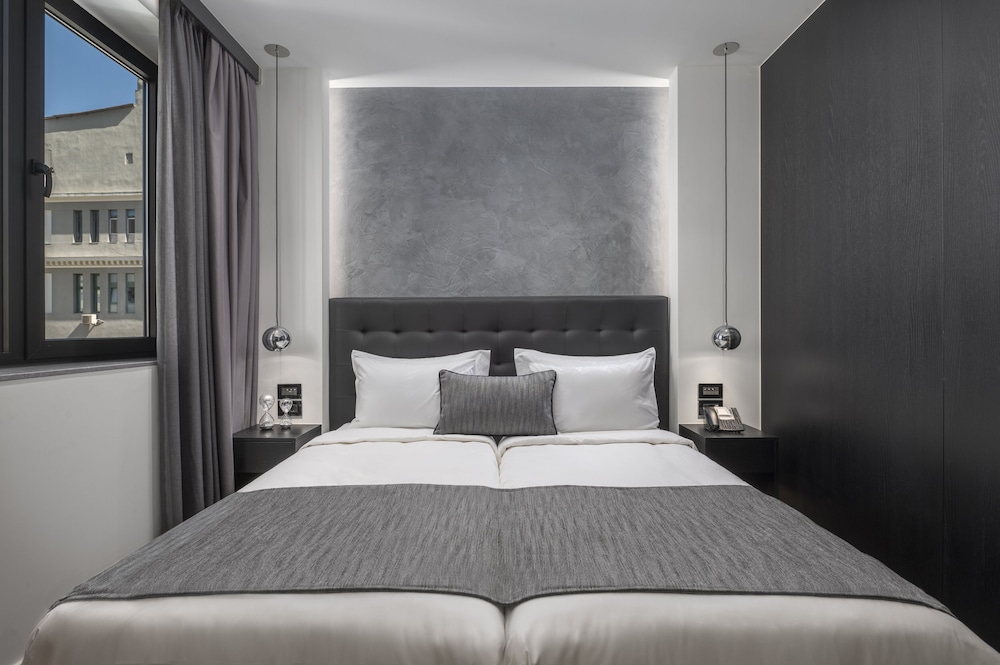 No 15 Ermou Hotel 11/50