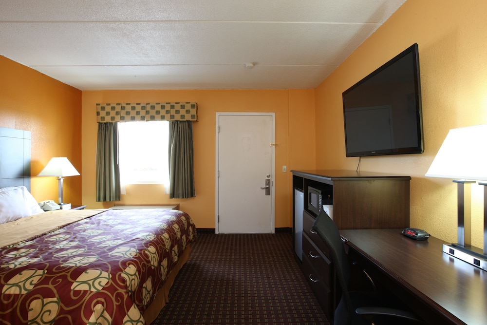 Days Inn by Wyndham Queensbury/Lake George 14/38