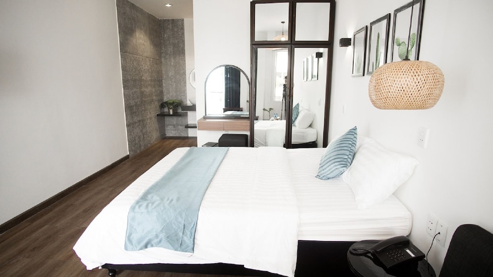 Cuu Kim Son Hotel 30/43