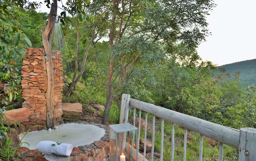 Clifftop Exclusive Safari Hideaway 36/37