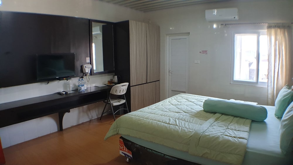 Nasional Hotel 9/44
