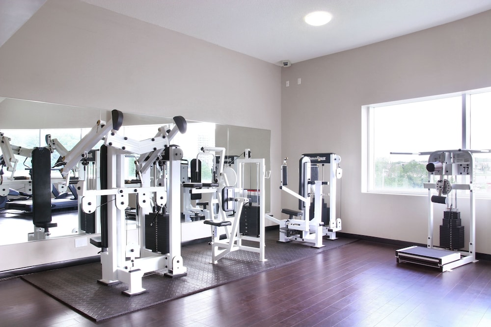 Residence & Conference Centre - Oakville 14/29