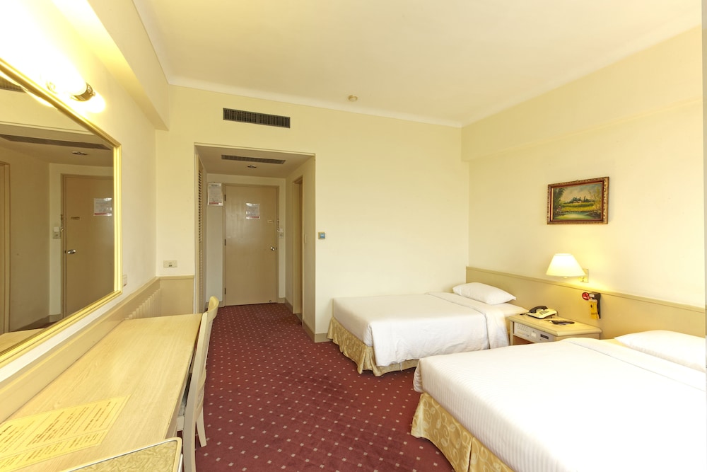 Emperor Hotel 13/50