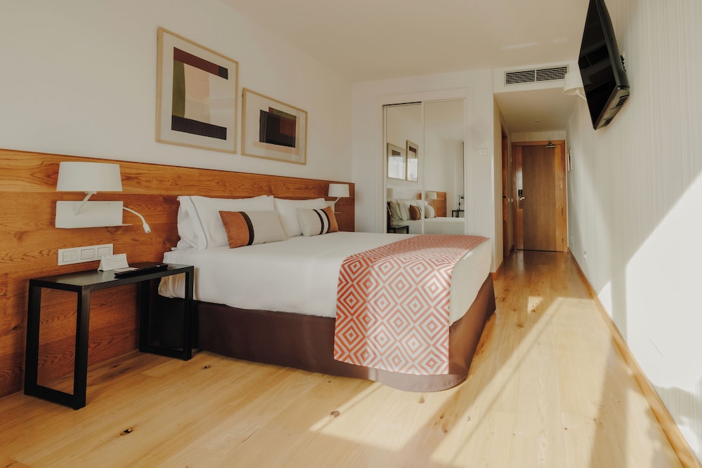 STANDARD, DOUBLE OR TWIN BED