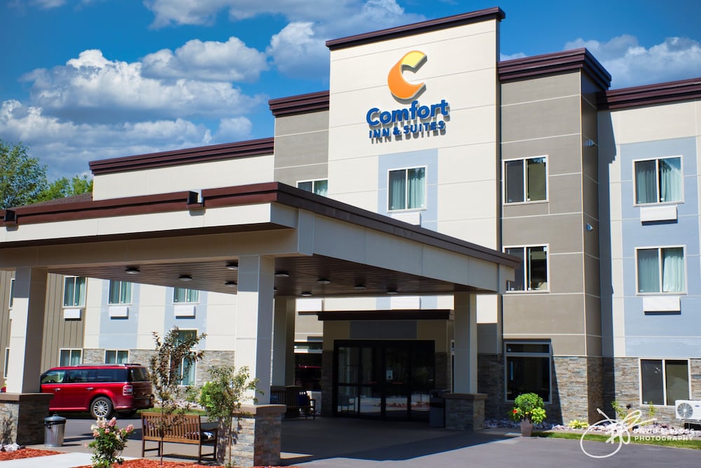 Comfort Inn and Suites Munising - Lakefront 3/49