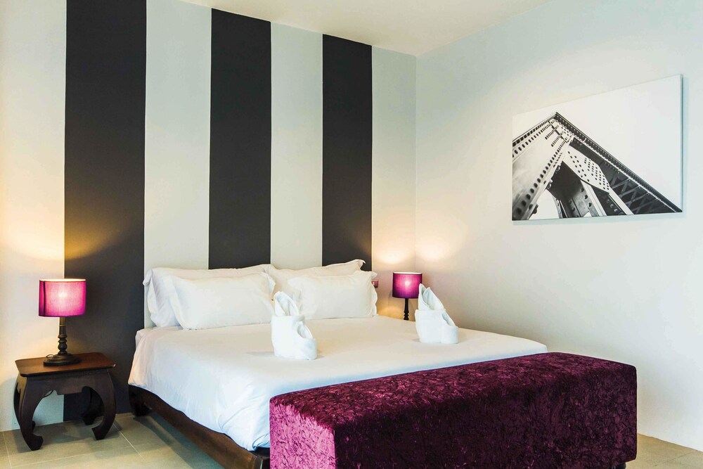 The Bridge Residence Hotel 24/71