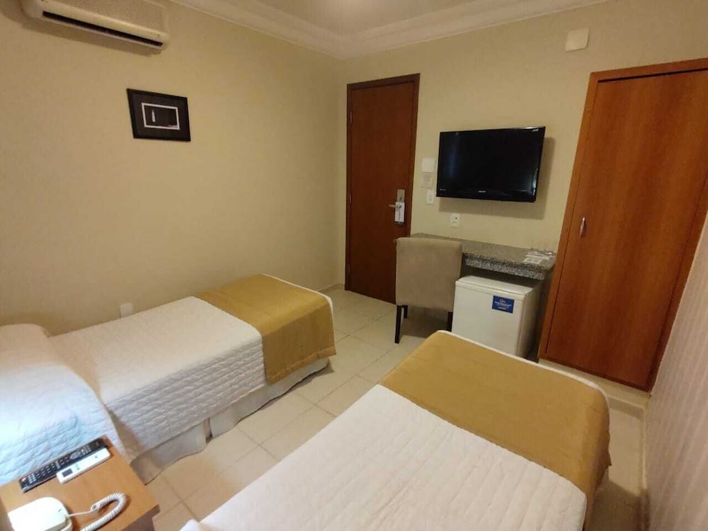 Standard, Twin Beds