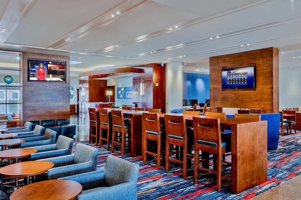 Holiday Inn Express and Suites Fishermans Wharf 43/59