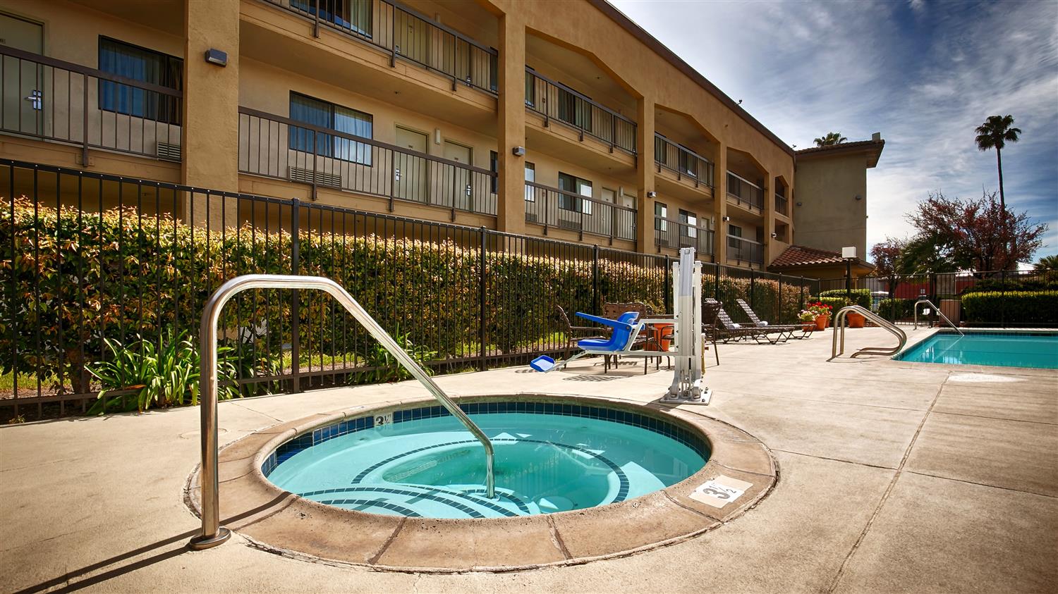 Best Western Plus Pleasanton Inn 21/23