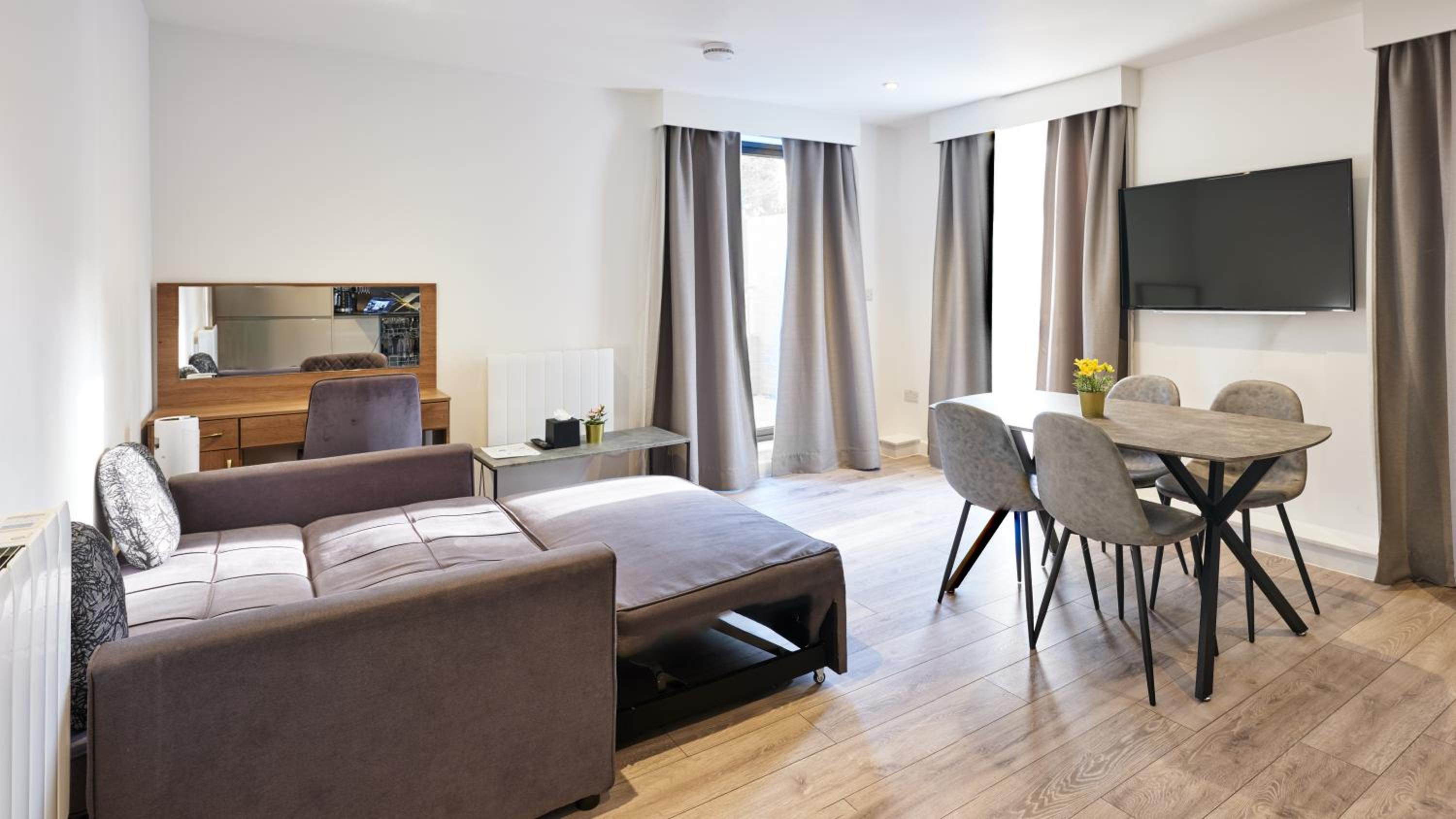 Hampton Suites Serviced Apartments 13/23