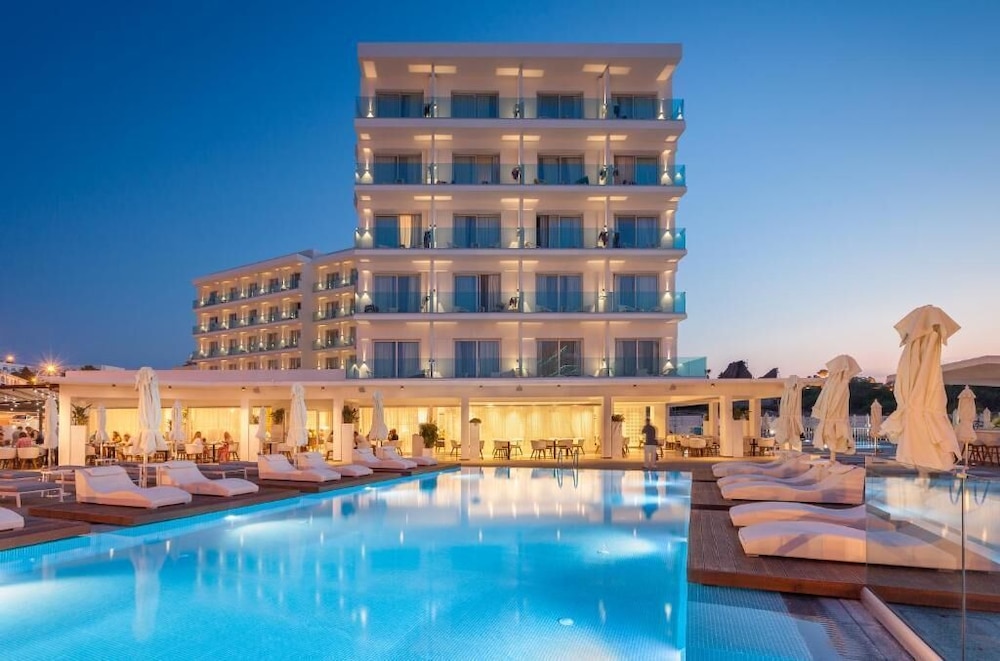 Blue Ivy Hotel And Suites 5/46