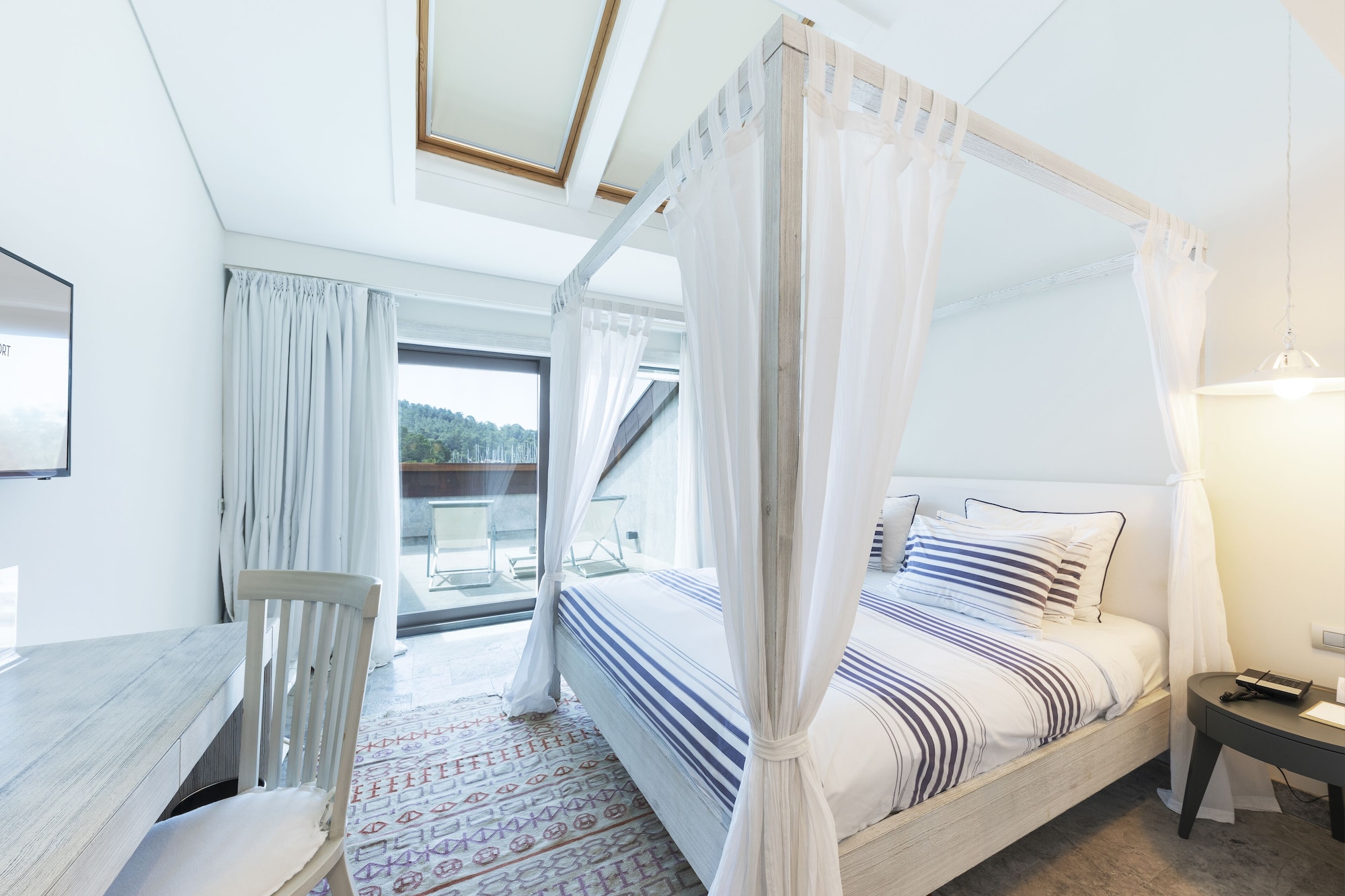 SUPERIOR, DOUBLE BED