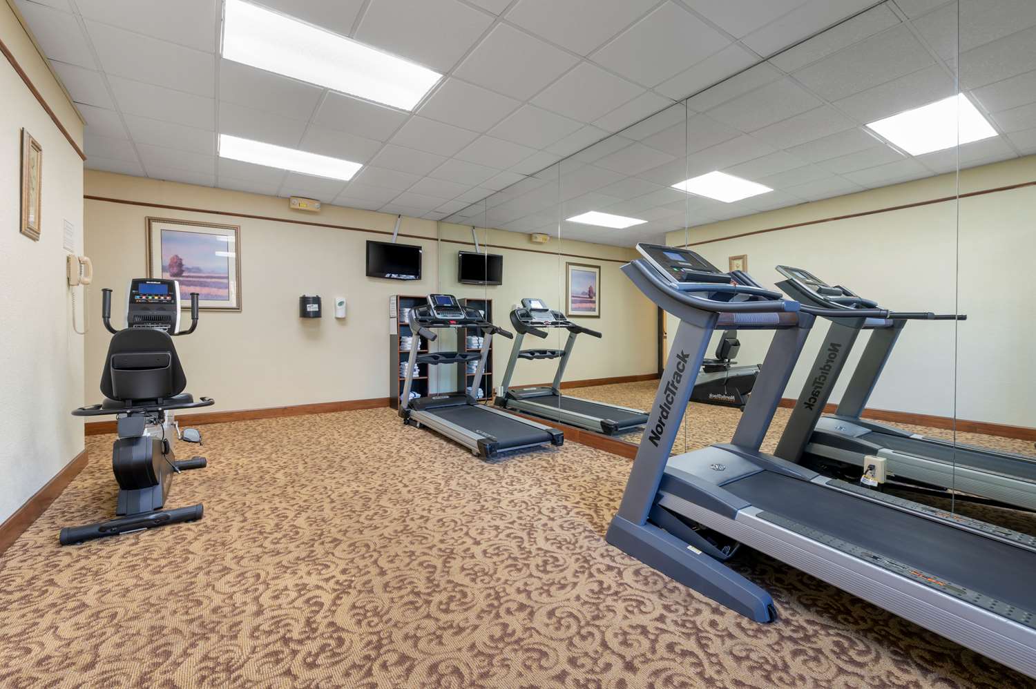Best Western Louisville East Inn & Suites 20/38