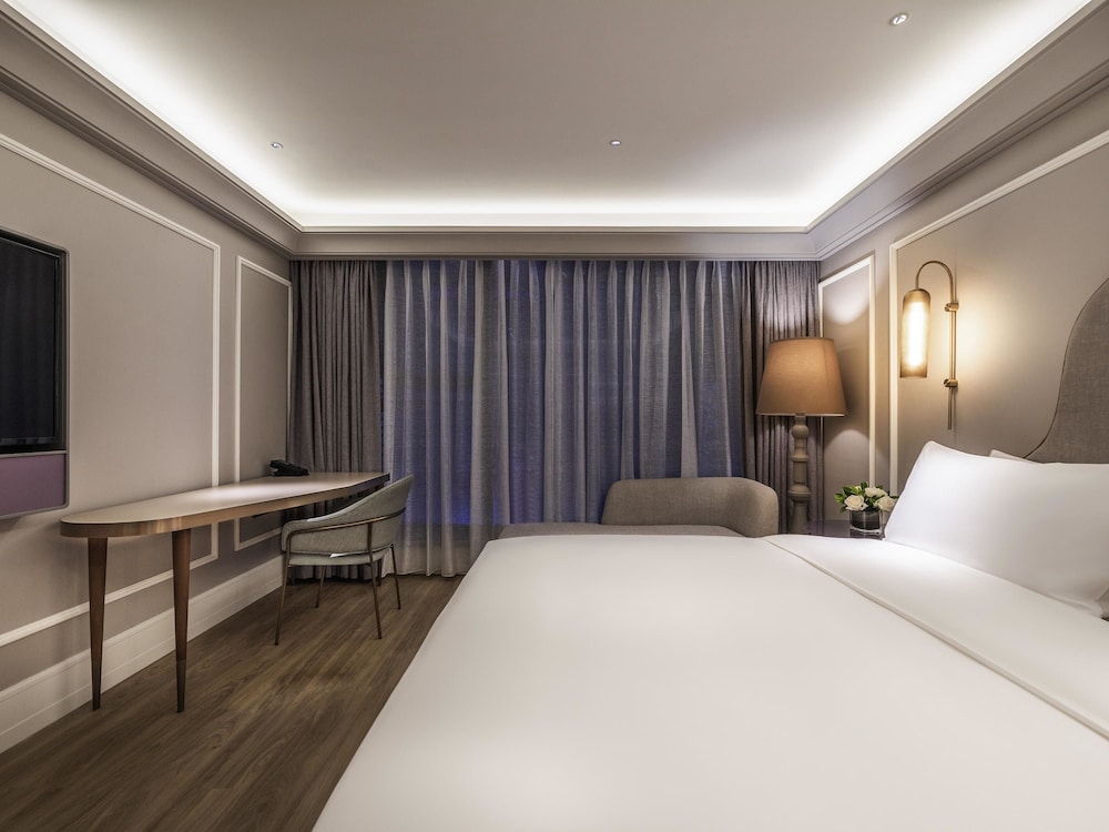Mercure Chengdu Chunxi 14/65