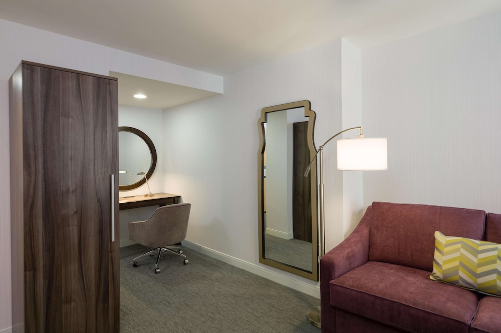 Hampton Inn Manhattan Times Square South 25/37