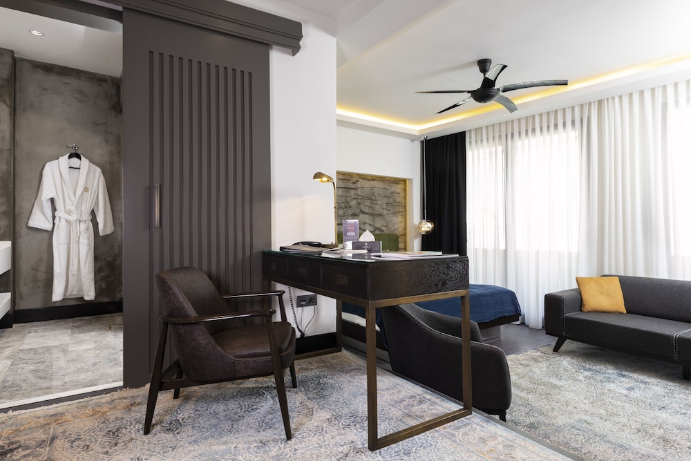 Nabu Hotel 58/69