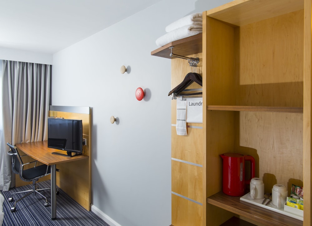 Holiday Inn Express London Epsom Downs 14/69