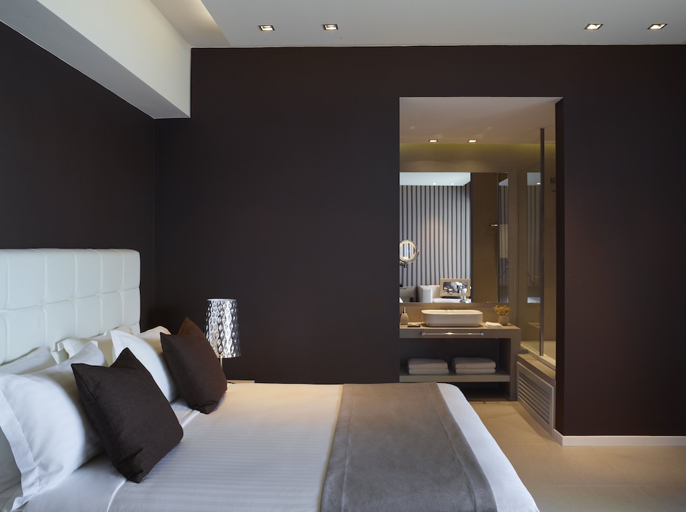 Signature, Pool, Suite, Queen Bed