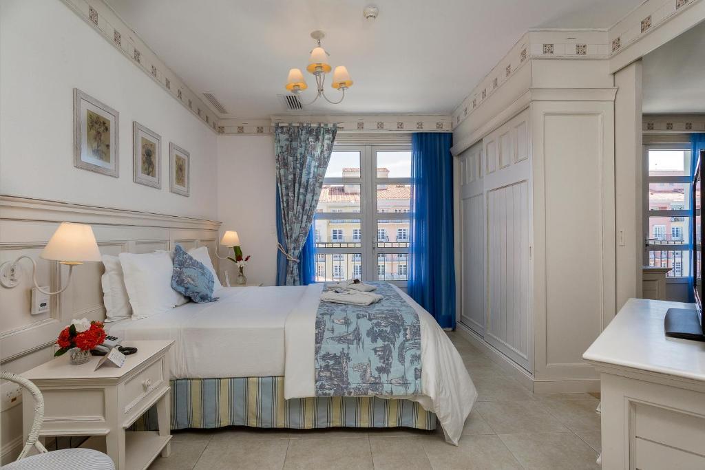 Standard, Double Bed, Street View