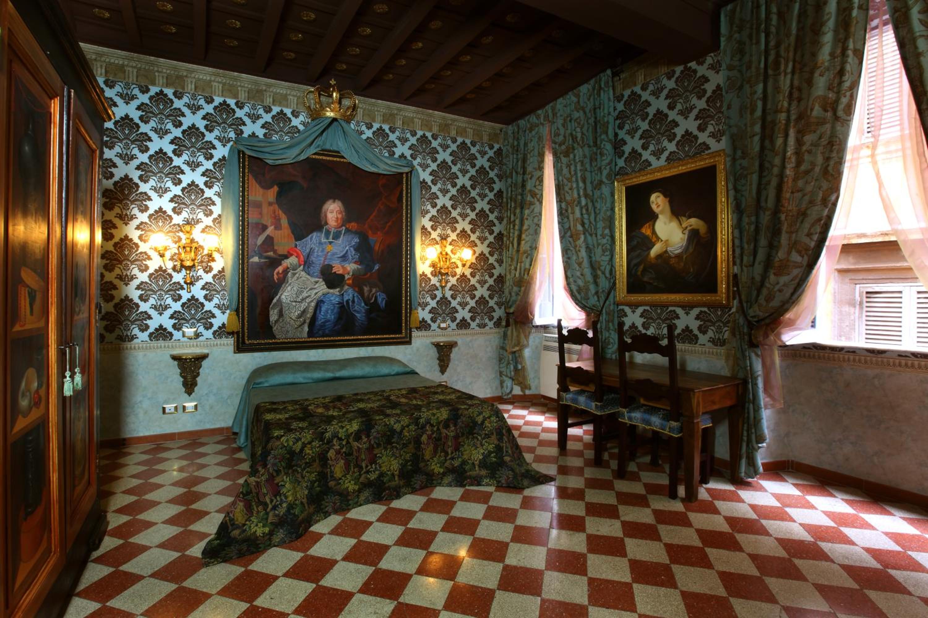 ROOM, TRIPLE