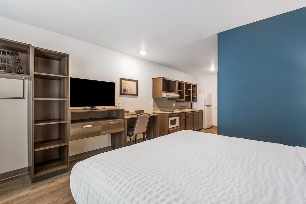 WoodSpring Suites Chicago Midway 16/32