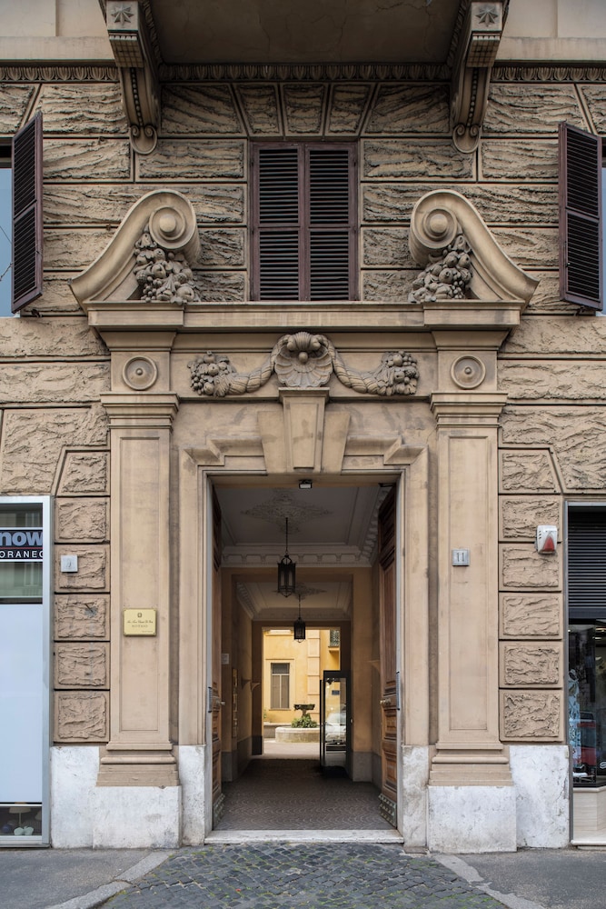 Sky Blue Place Rome 1/50