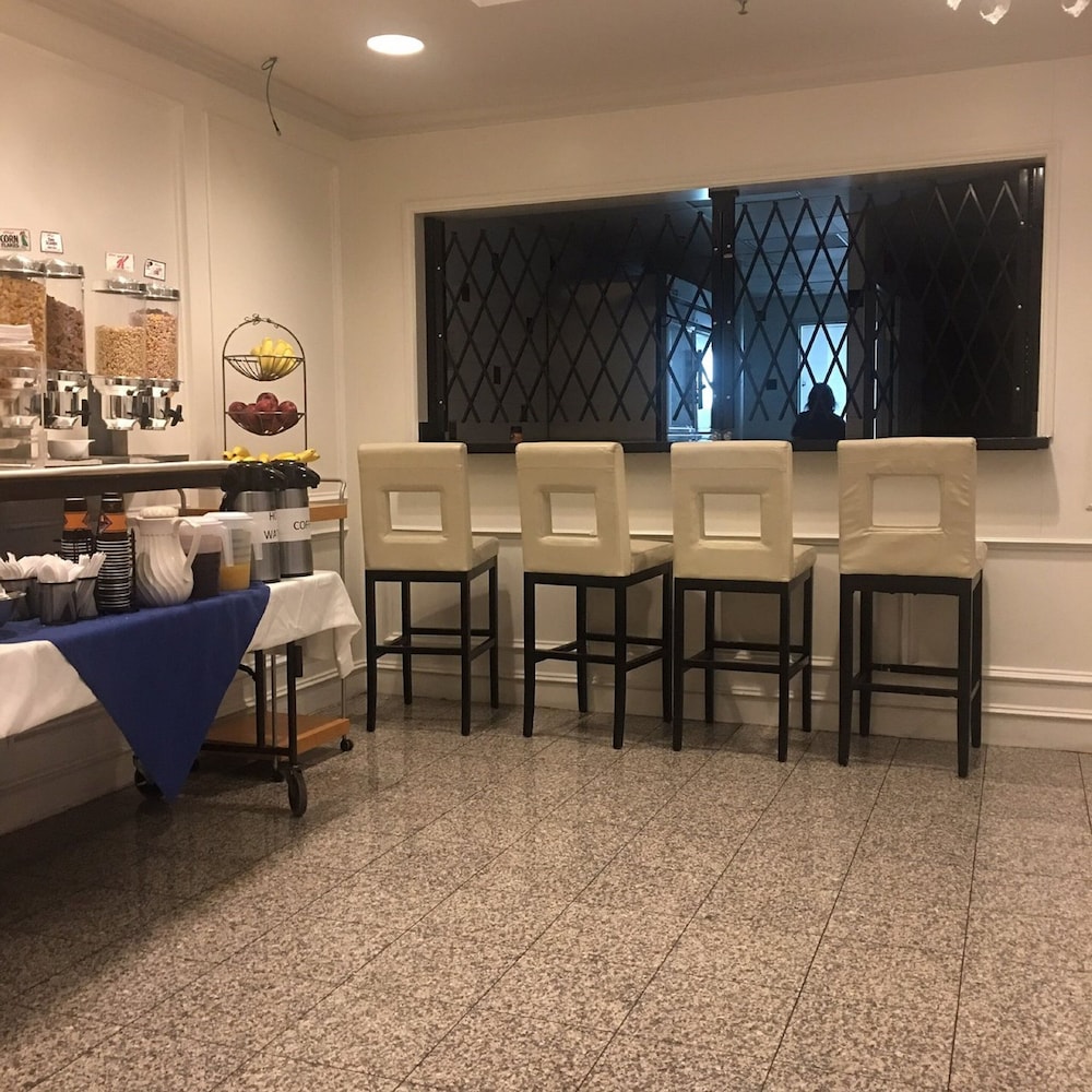 Montecassino Hotel And Event Venue 26/45