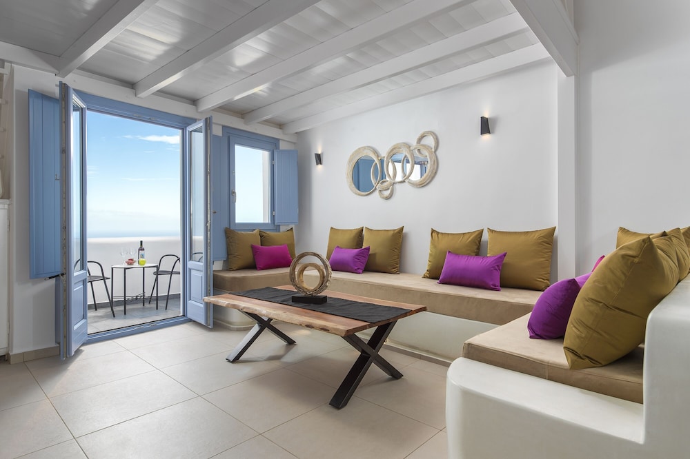Sole doro Luxury Suites Santorini 24/50