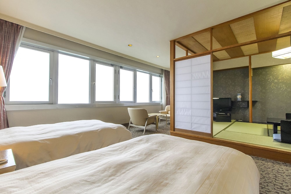 Suginoi Hotel 23/76