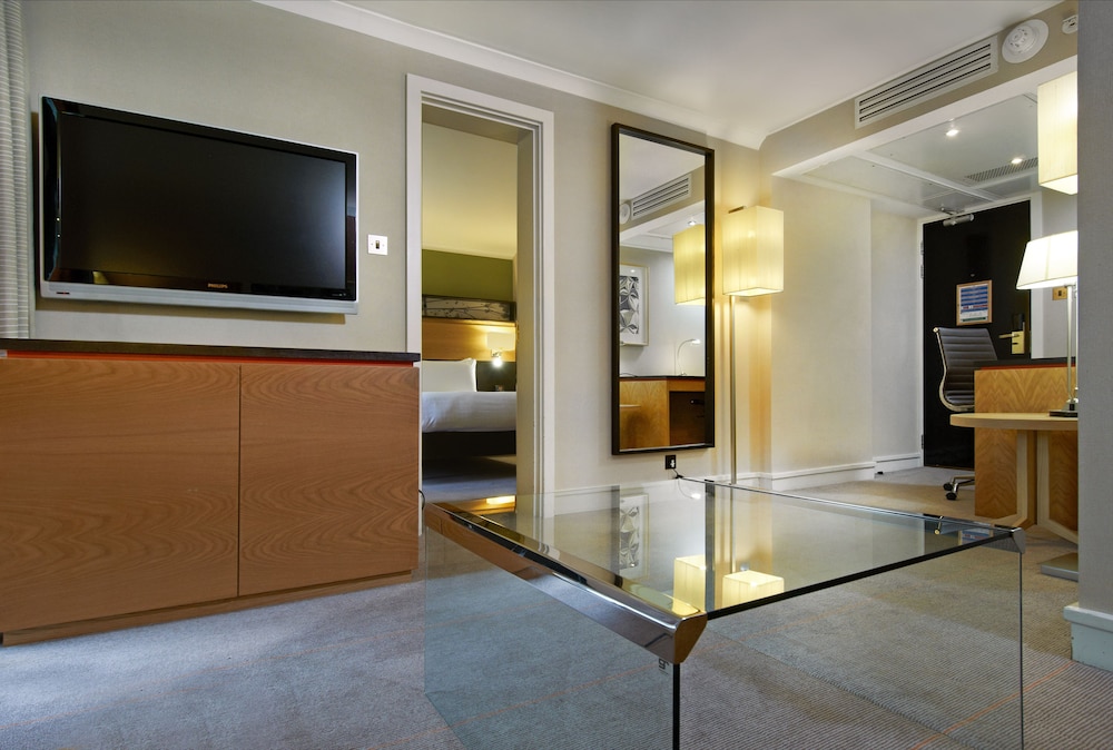 Hilton London Kensington 7/80