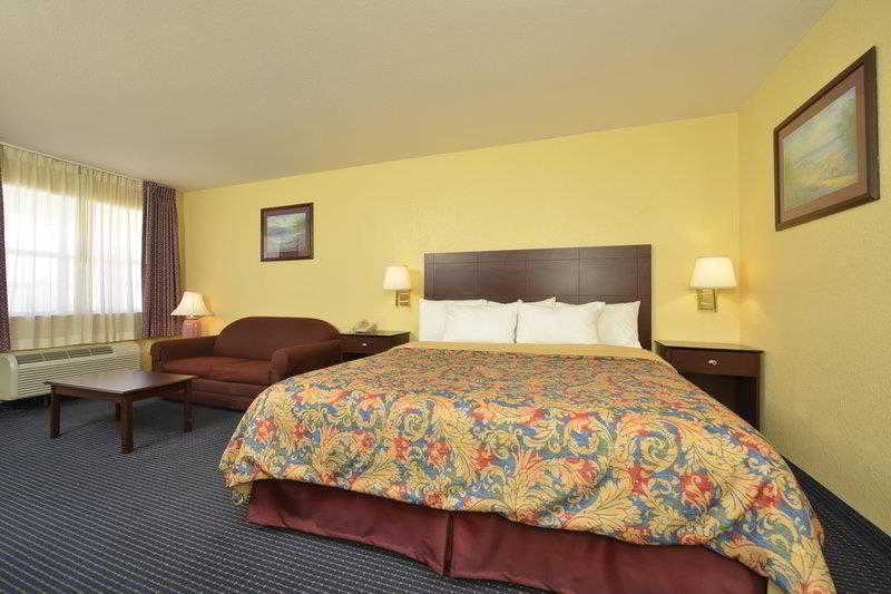 Best Western Gun Barrel City Inn 13/27