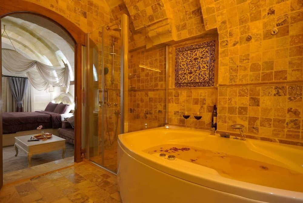 Arte Cave Hotel 50/50