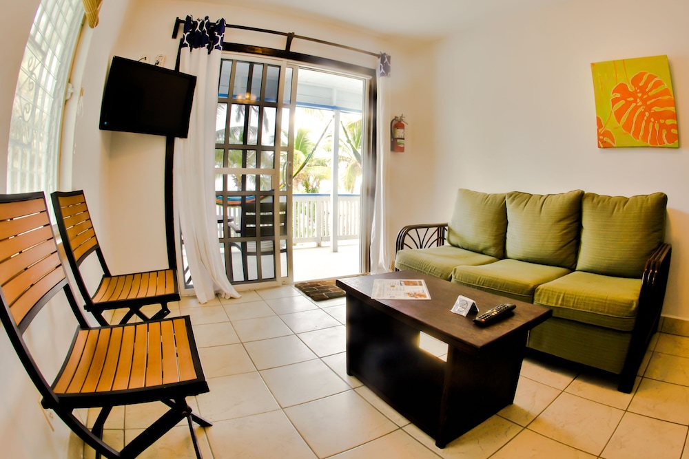 Aquavista Beachfront Suites 13/29