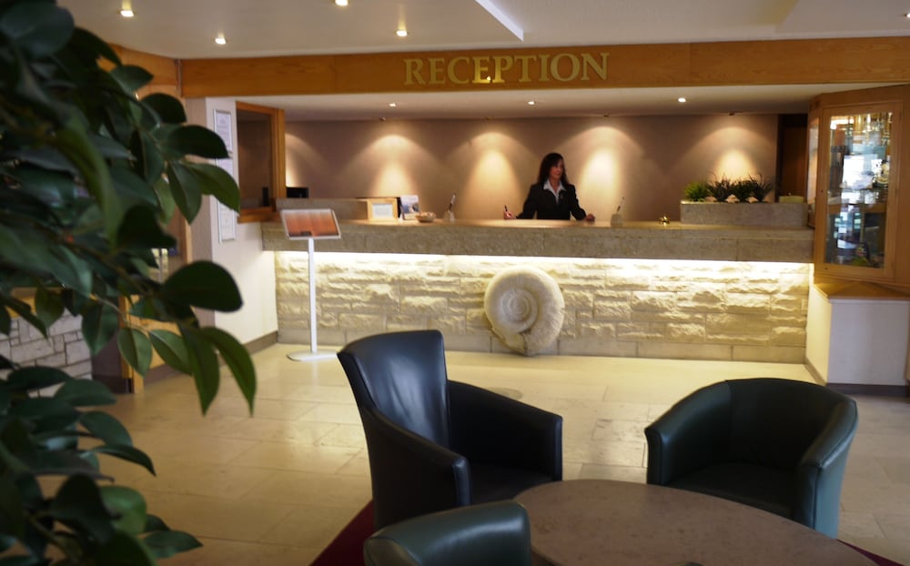 Heights Hotel 3/50