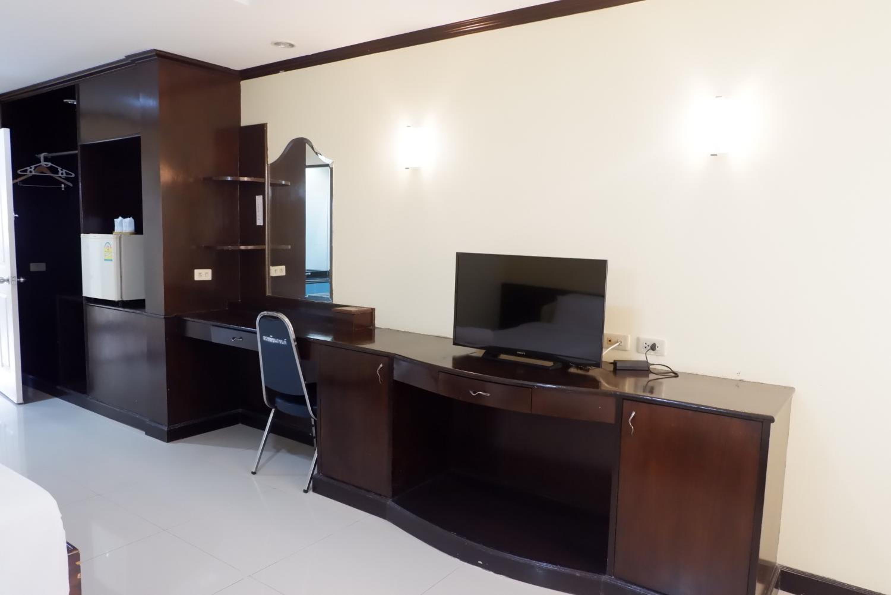 Auychai Grand Hotel 44/50