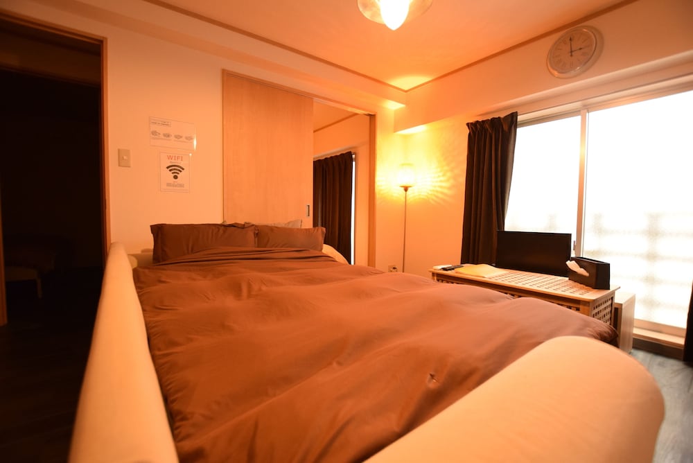 2 Double Beds, Sofa, Yokoduna Hostel 2/4