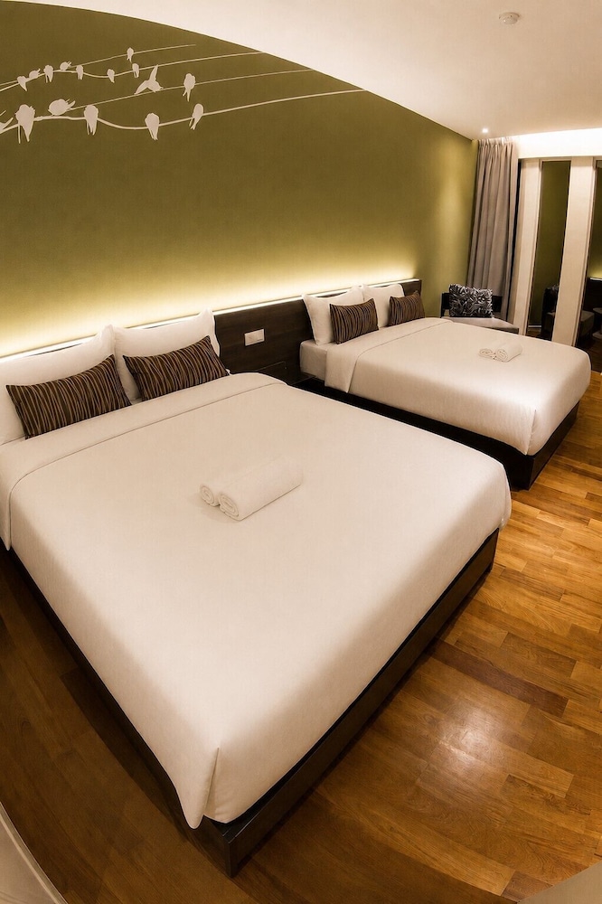 Mood Hotel 33/71
